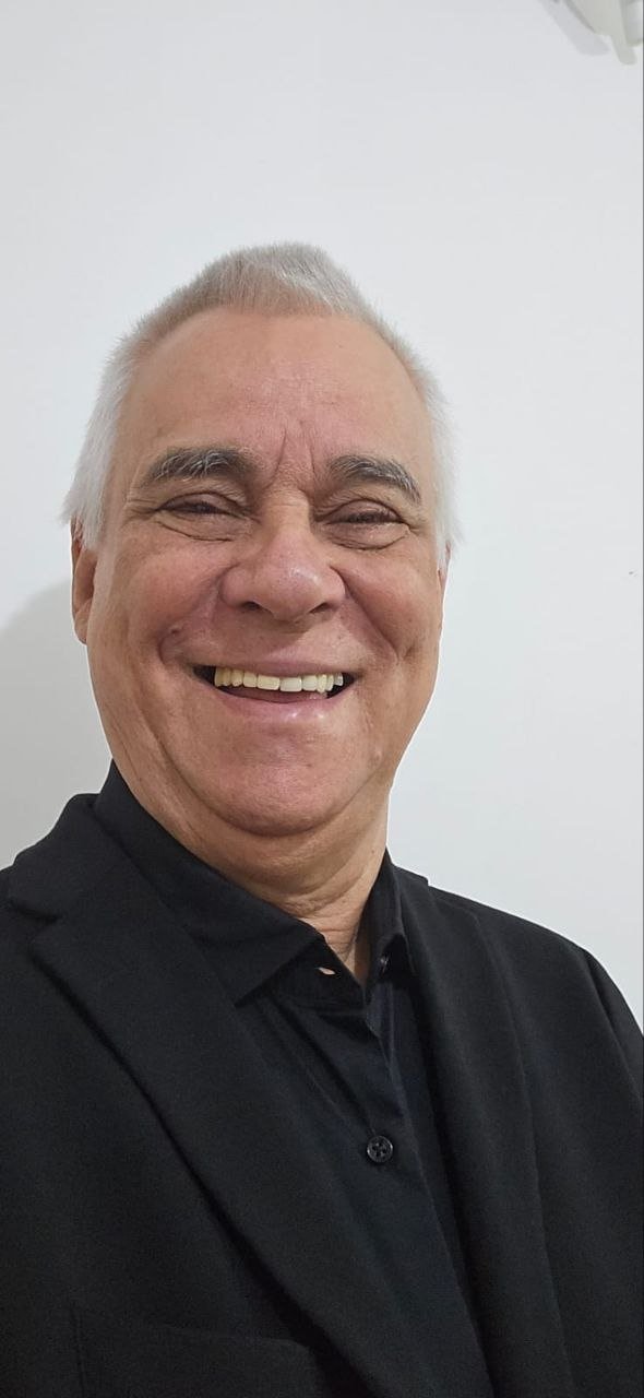 Adm. Itamar Revoredo Kunert, autor da coleção Honestamente Itamar